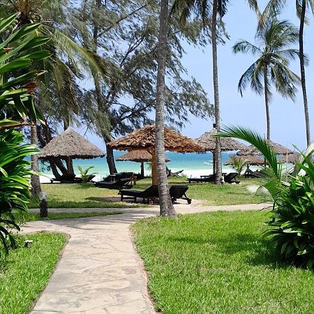 Eleven Pearl Boutique Hotel & Spa Praia de Diani Exterior foto