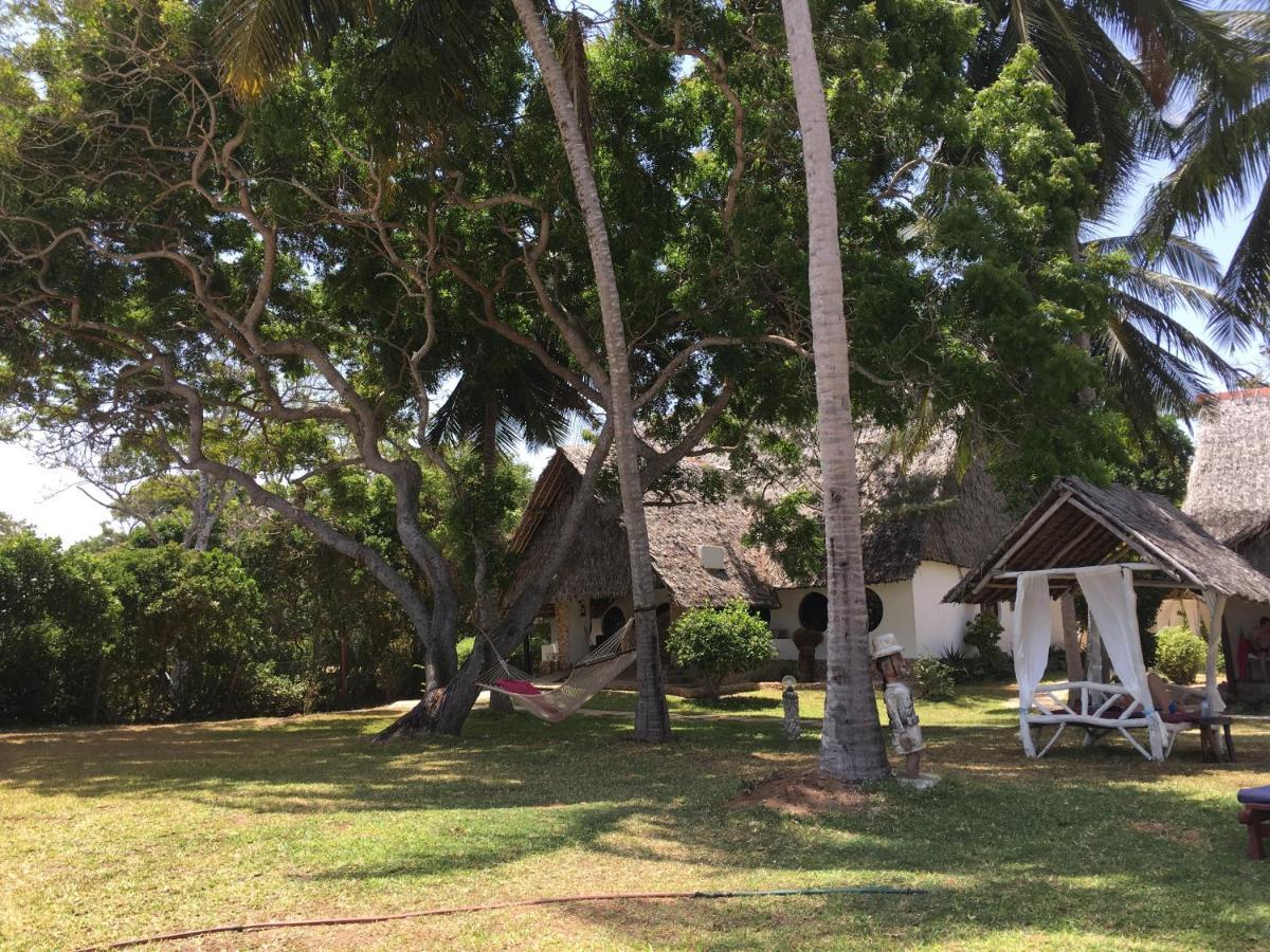 Eleven Pearl Boutique Hotel & Spa Praia de Diani Exterior foto