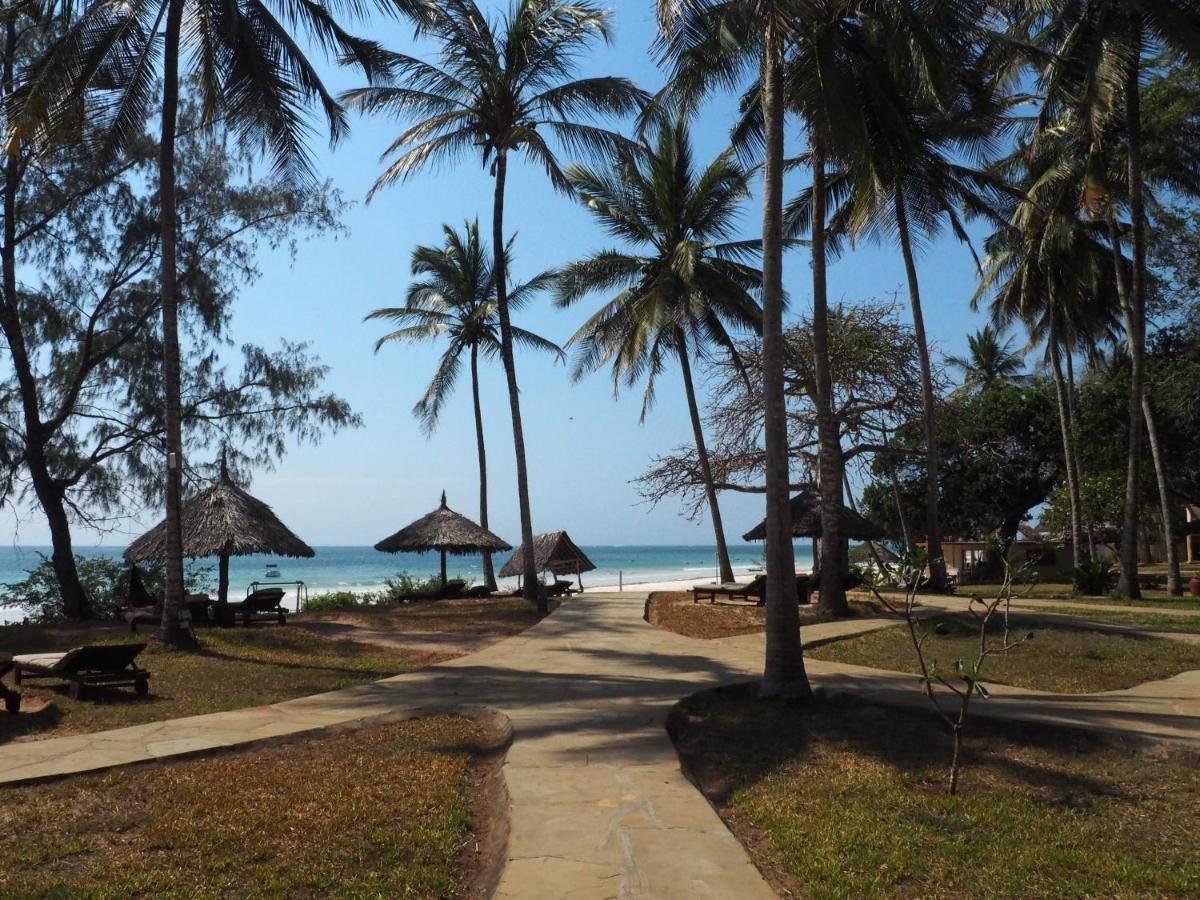 Eleven Pearl Boutique Hotel & Spa Praia de Diani Exterior foto