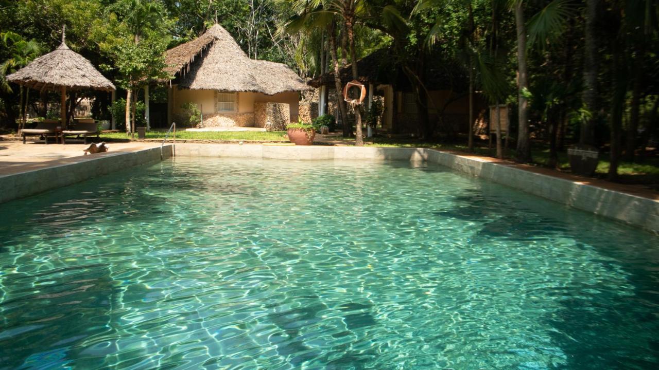 Eleven Pearl Boutique Hotel & Spa Praia de Diani Exterior foto