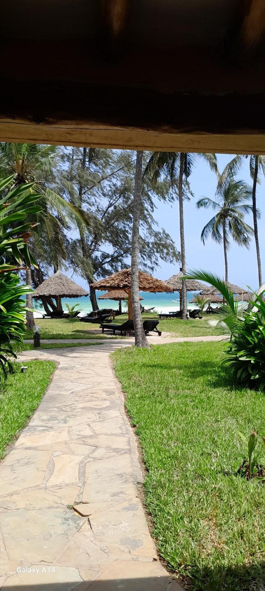 Eleven Pearl Boutique Hotel & Spa Praia de Diani Exterior foto